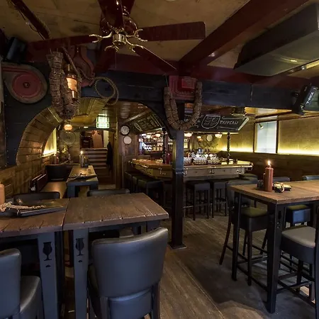 Boutique Met Tapperij 3* Элбюрг